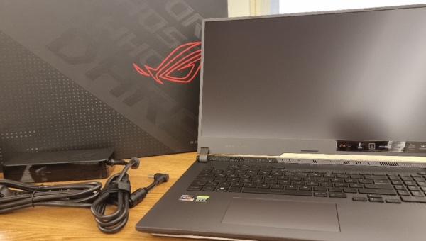 Asus ROG Strix G713RS-LL08W - Un notebook eccelso, ma...