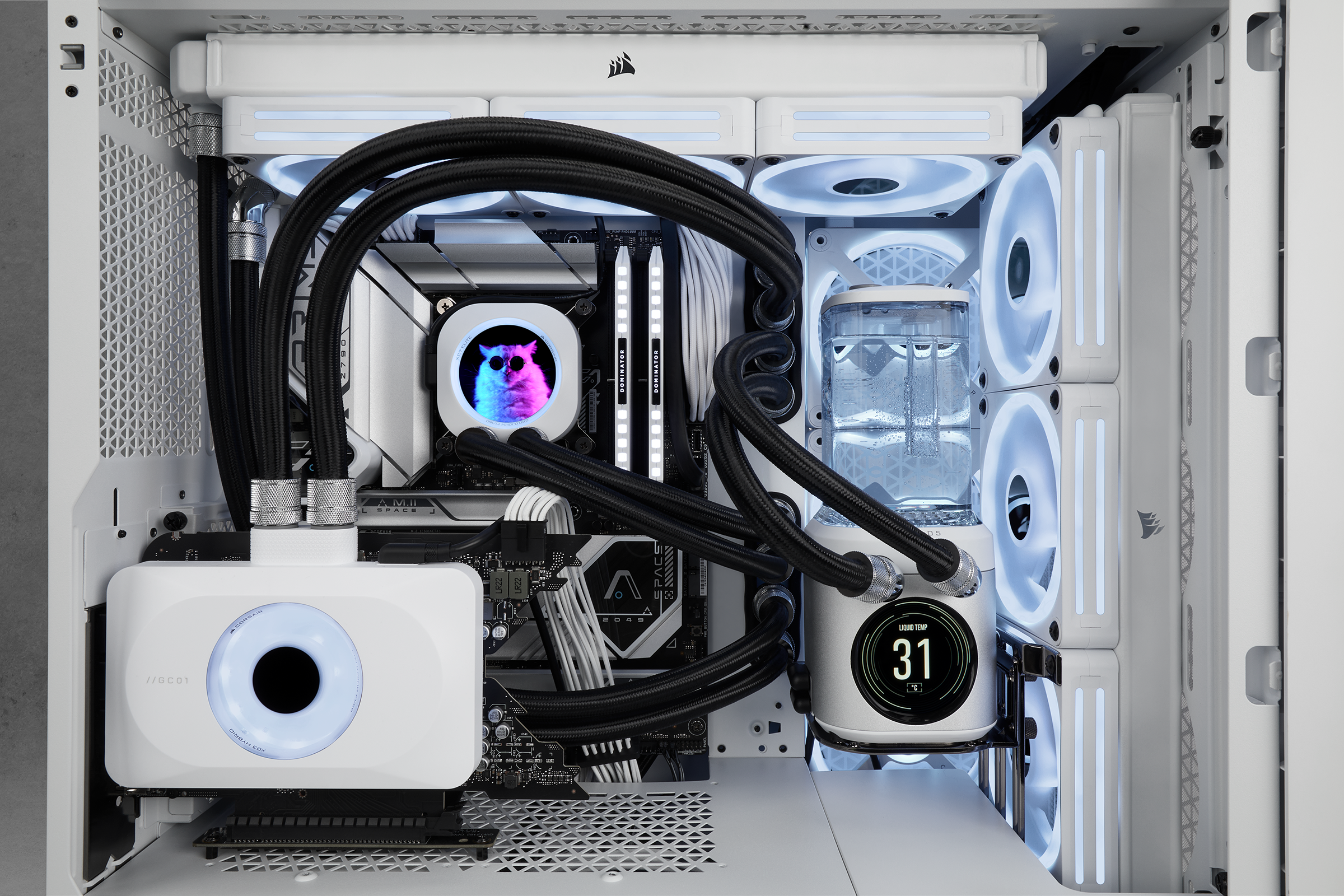 CORSAIR amplia la gamma di sistemi custom cooling della serie Hydro X grazie ai componenti con supporto iCUE LINK