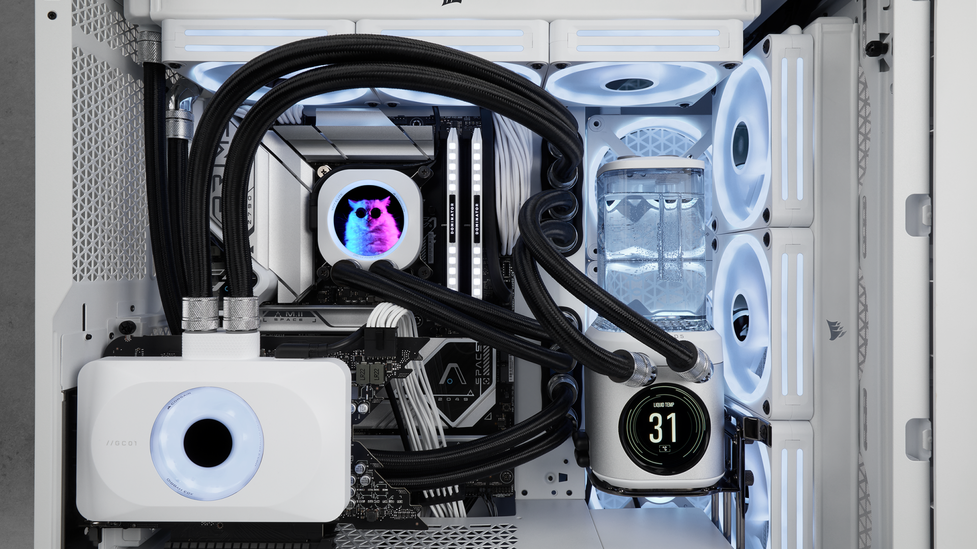 CORSAIR amplia la gamma di sistemi custom cooling della serie Hydro X grazie ai componenti con supporto iCUE LINK