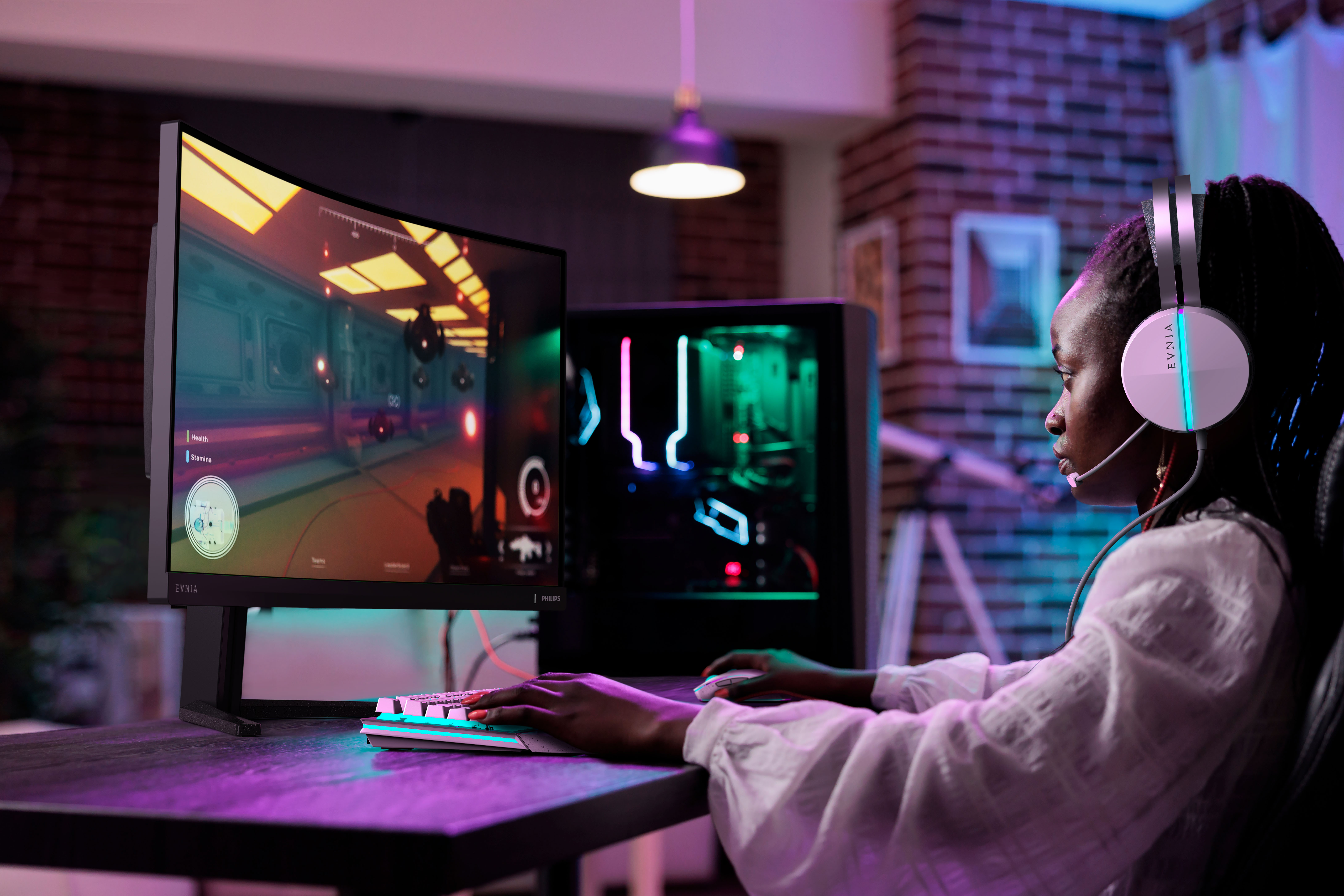 Philips Monitors porta il gaming a un nuovo livello con il Philips Evnia 32M2C5500W