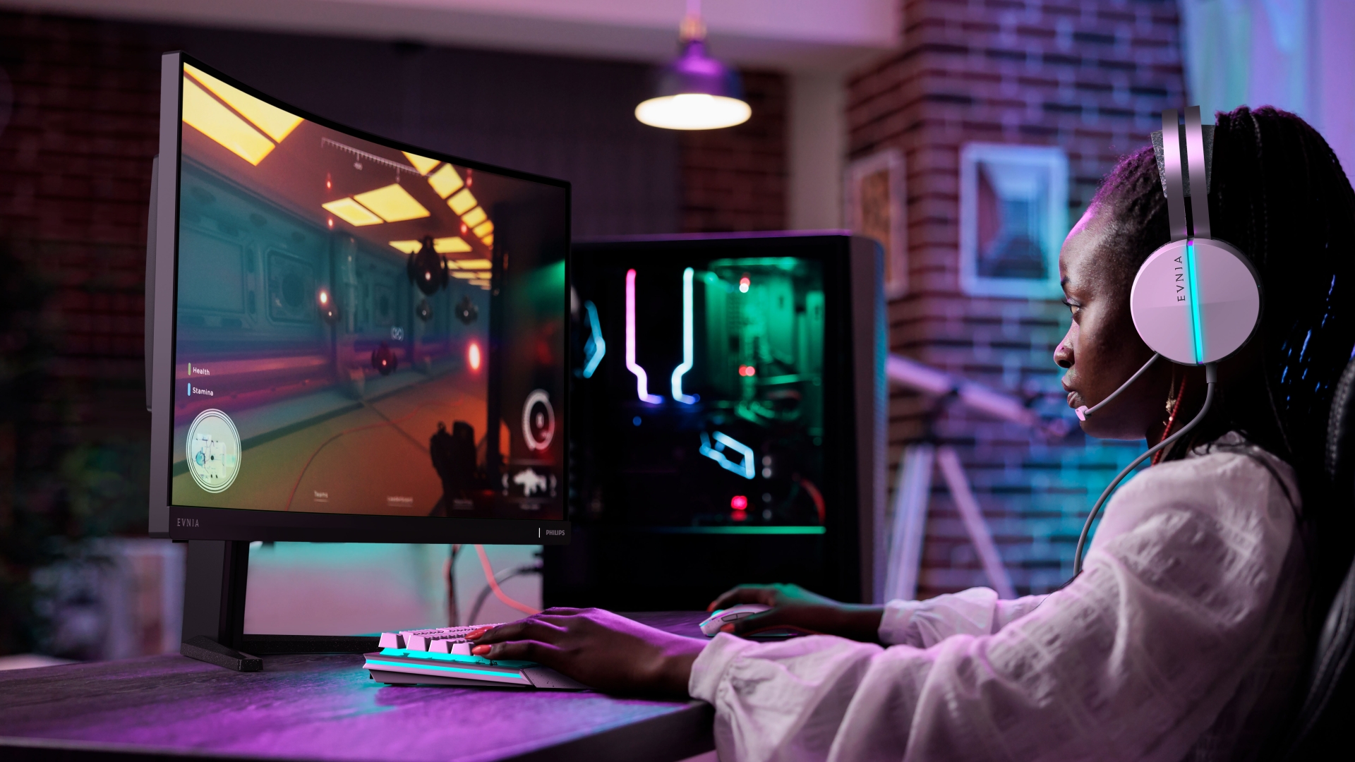 Philips Monitors porta il gaming a un nuovo livello con il Philips Evnia 32M2C5500W